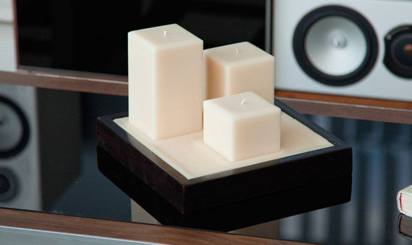 Centro De Mesa Con Base De Madera Cuadrado Chico 3 Velas Cuadradas